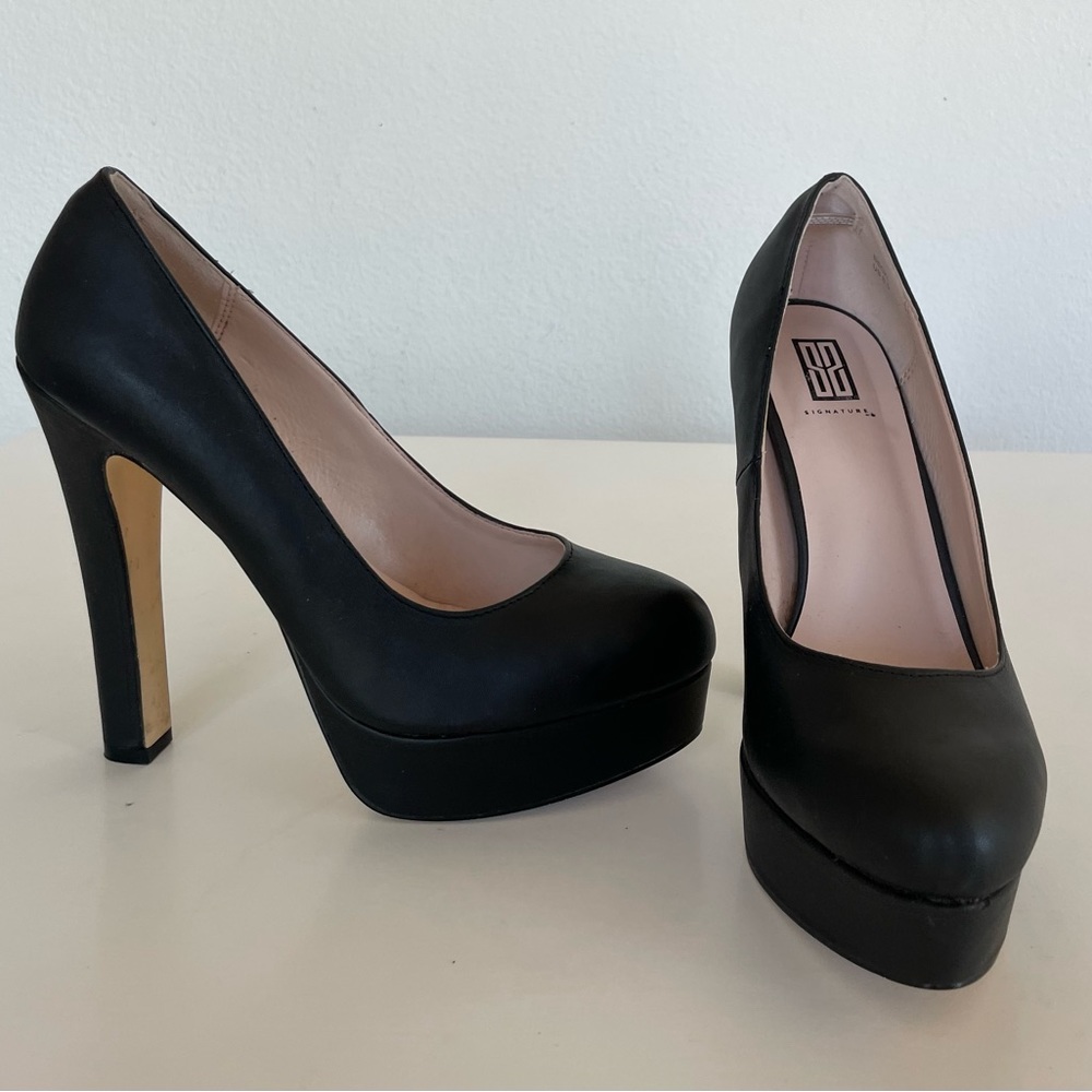 Black Platform Heel. Women's Size 8.5